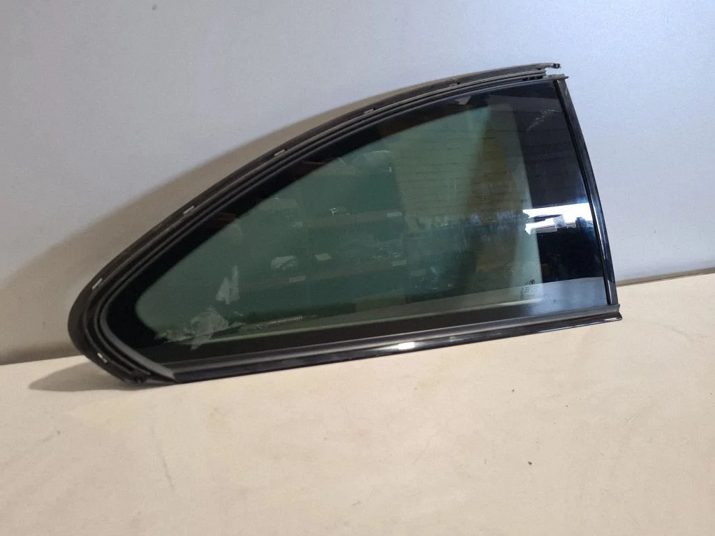 Rear side window – BMW 1 Series F20 F21 (2011-2019)