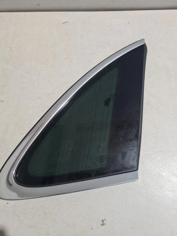 Rear side window 95B845298XR