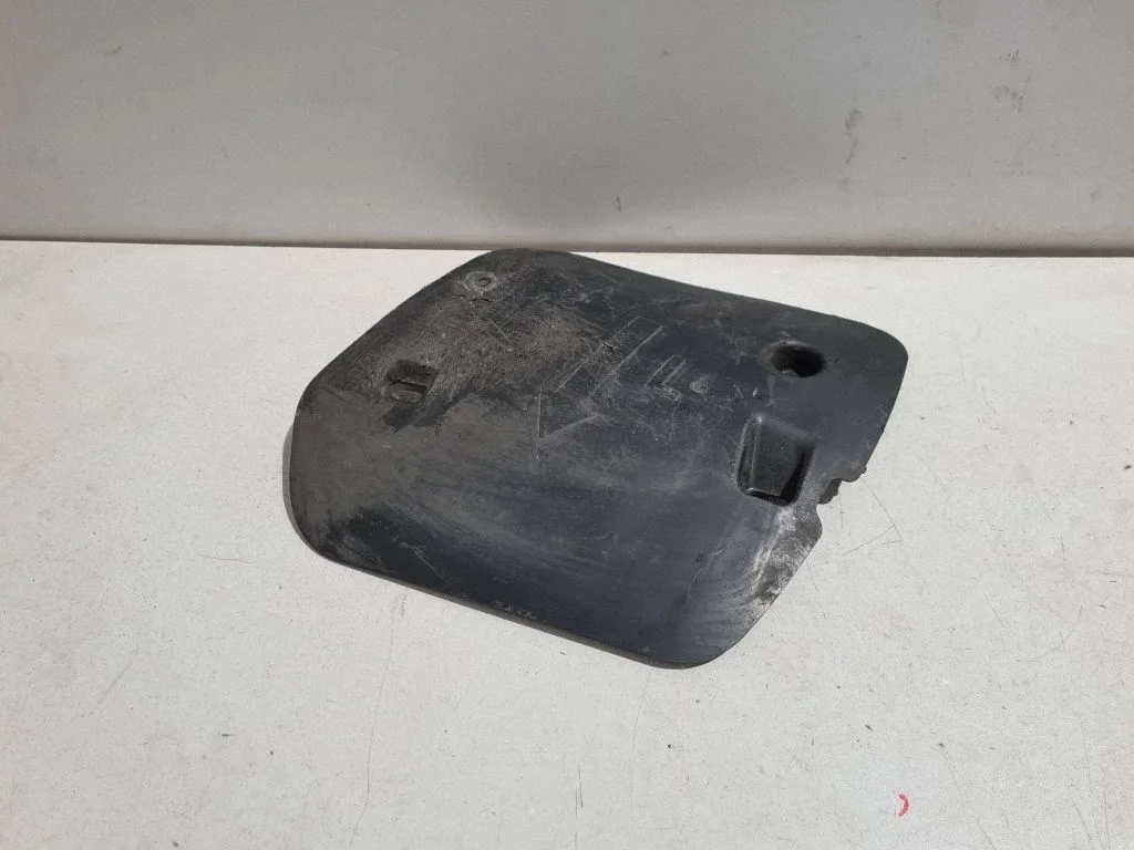 Rear underbody cover/under tray 6861145