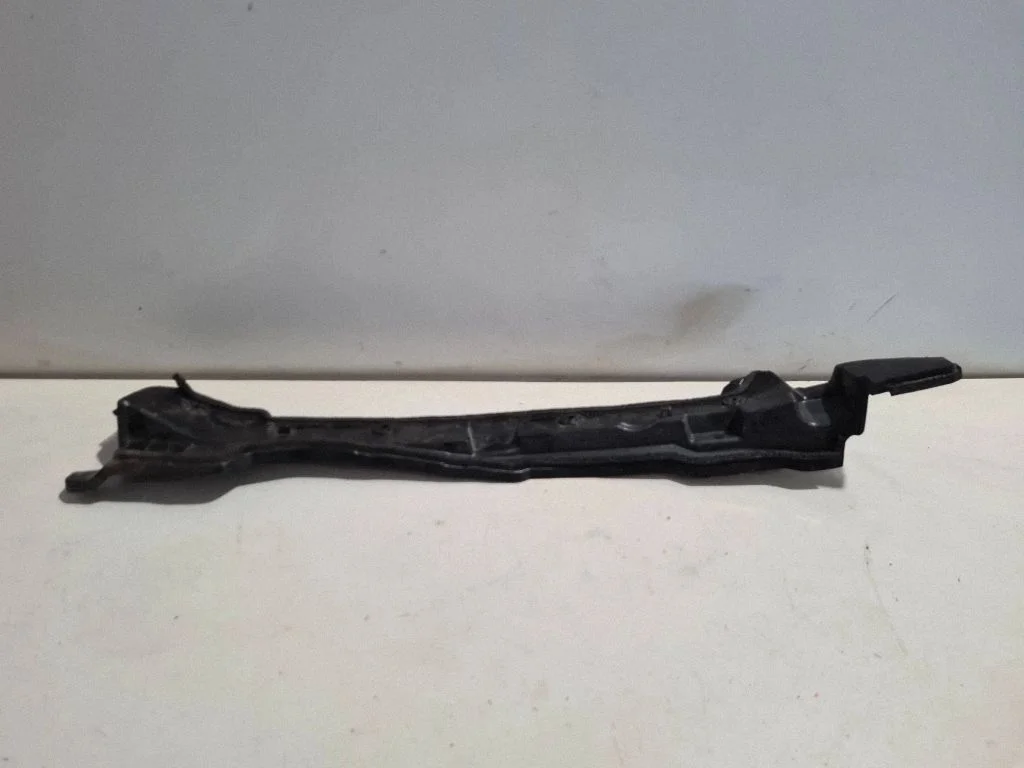 Fender end trim – Lexus RX 450H (2016-)