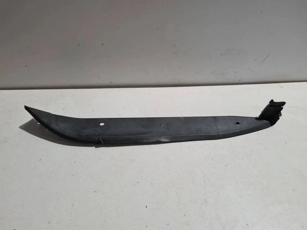 Fender end trim – Porsche Macan (95B) (2019-)