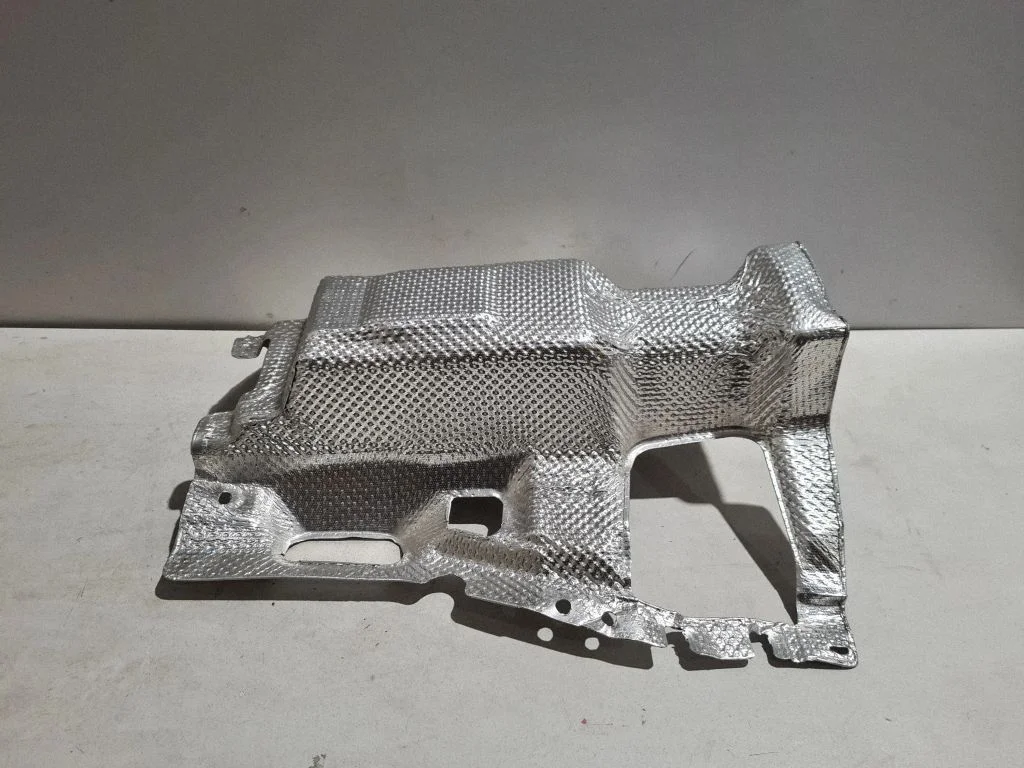 Exhaust heat shield 95B804160