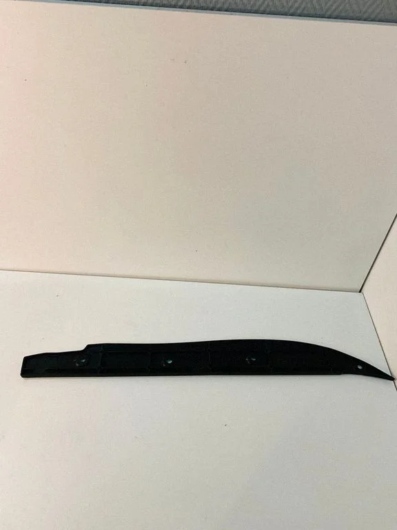 Fender end trim – Porsche Cayenne (92A) (2010-2017)