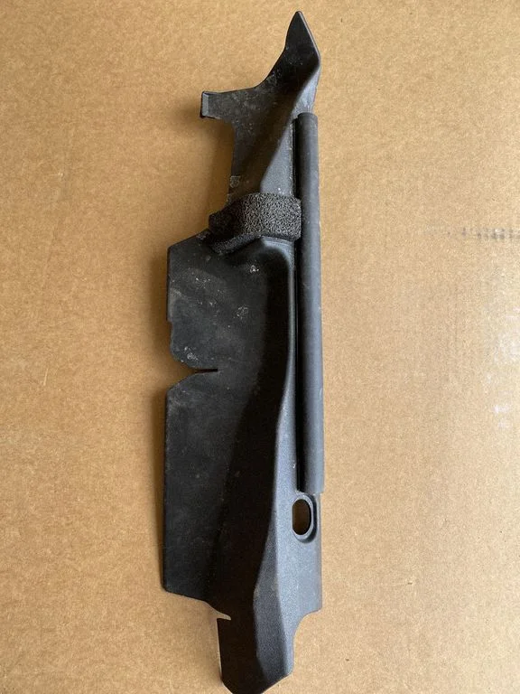 Fender end trim 53389780