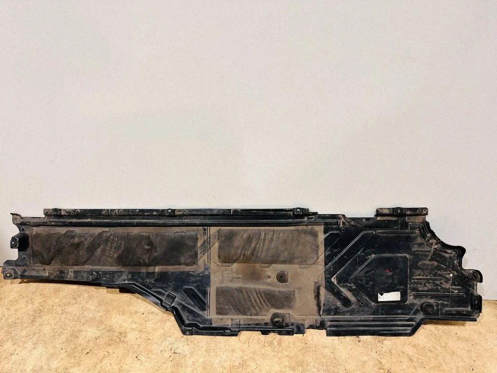 Külgmine põhjakaitse – Mercedes-Benz E-klass W213 (2016-)