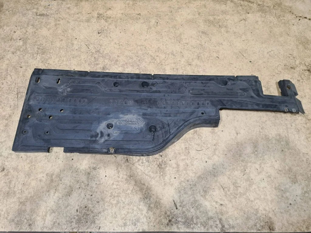 Side bottom protection 6W93112C28AH