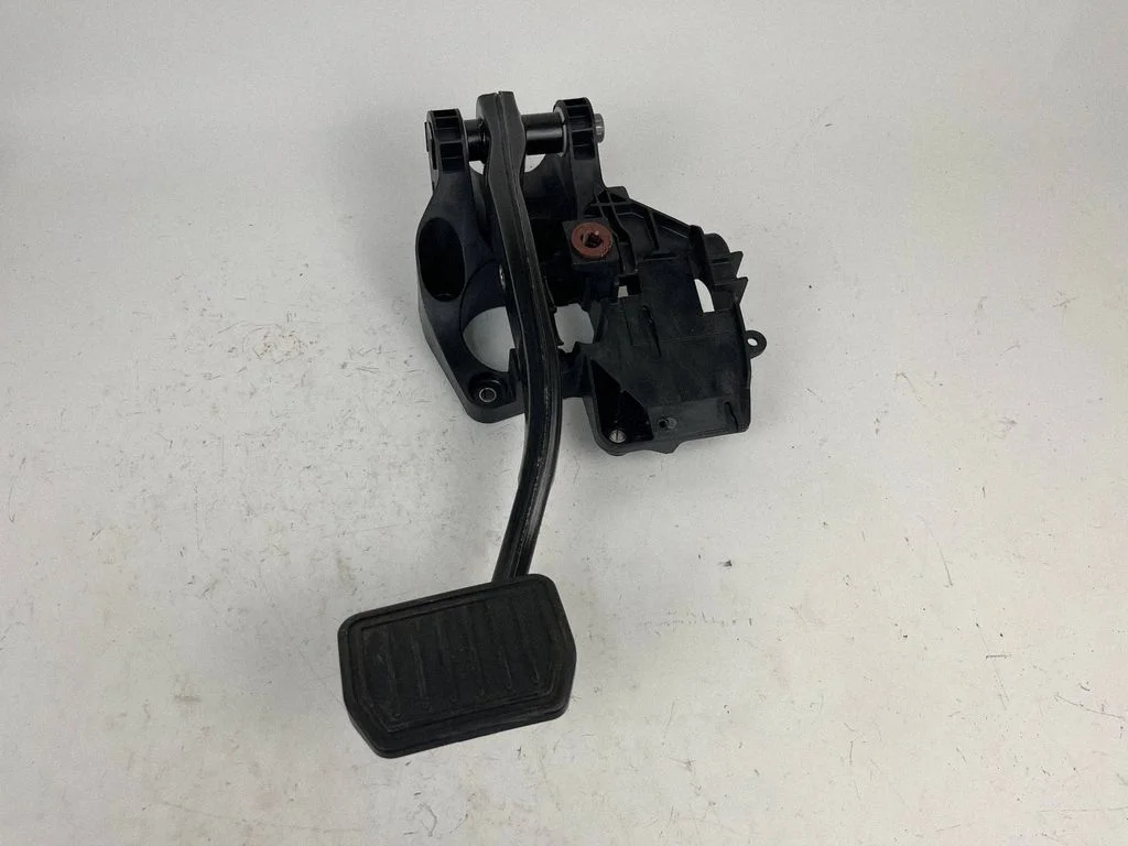 Brake pedal 104469100D