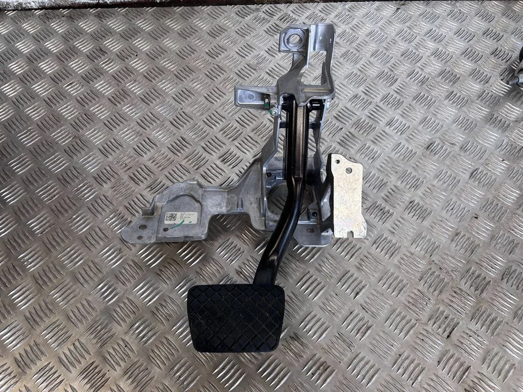 Brake pedal – Audi Q5 SQ5 FY (2017-2025)