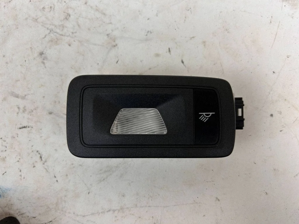 Rear seat light 95B947304A