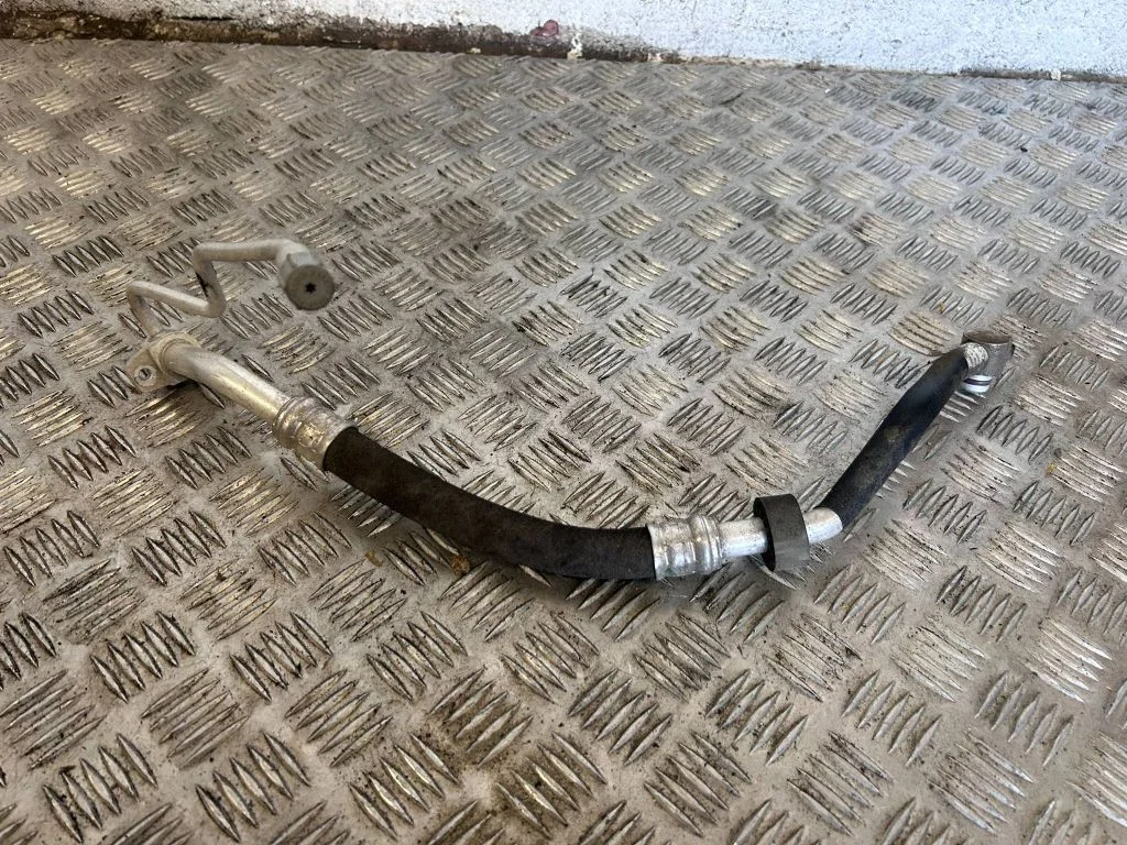 Air conditioning (A/C) pipe/hose 80B816740
