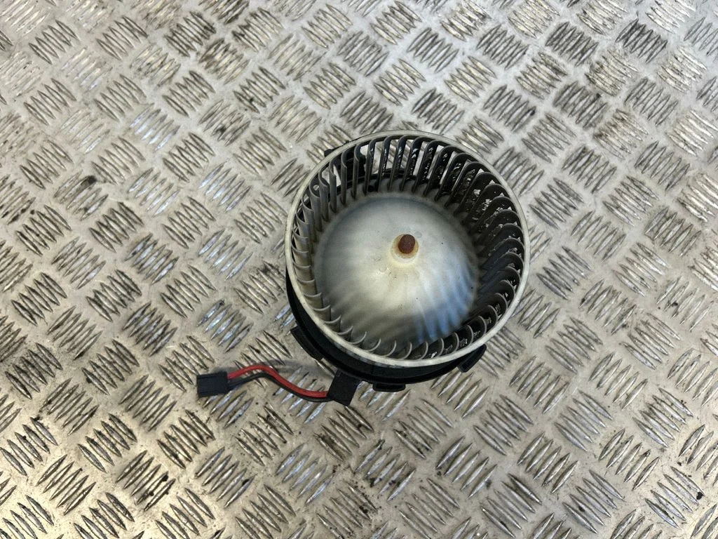Krāsniņas ventilators/pūtējs – Porsche Macan (95B) (2014-2018)