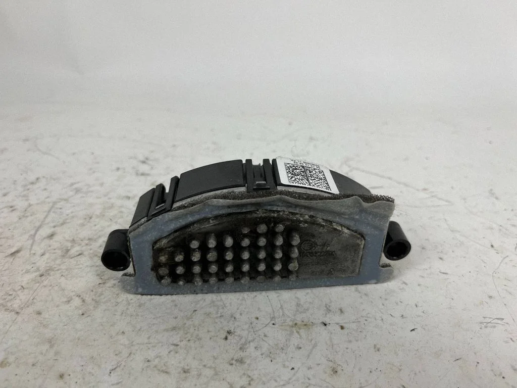 Krāsniņas ventilatora rezistors (reostats) 8T0820521