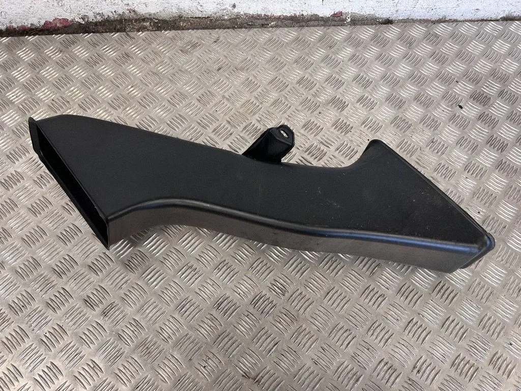 Cabin air duct channel 104621200C