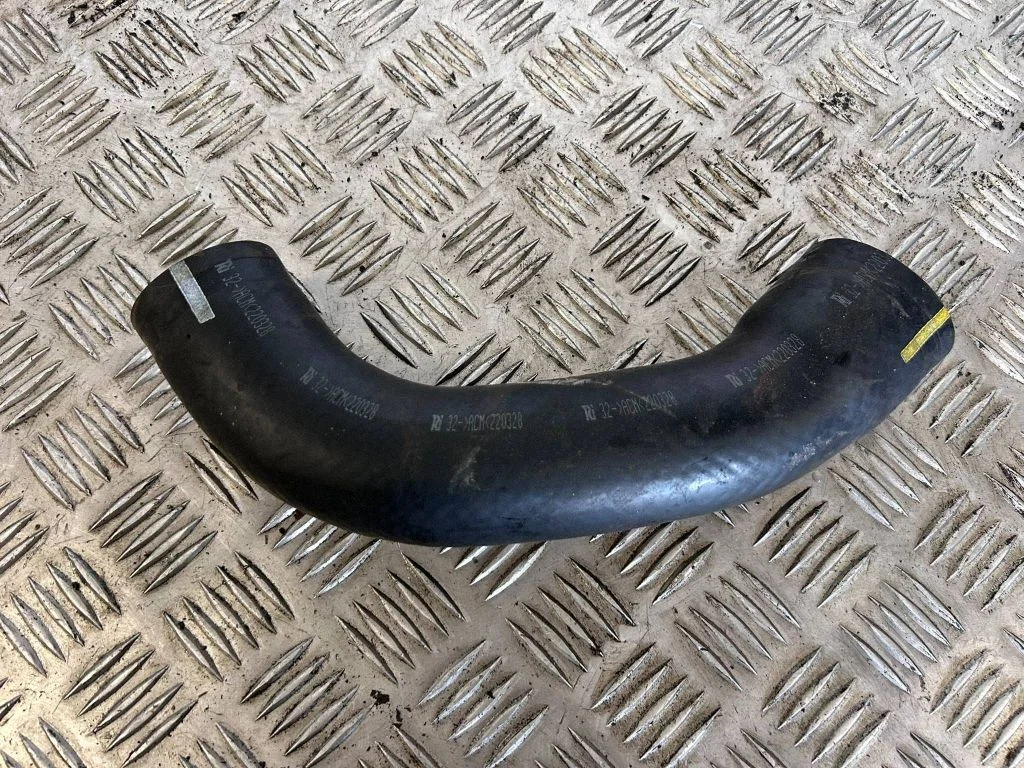 Intercooler hose/pipe 220328