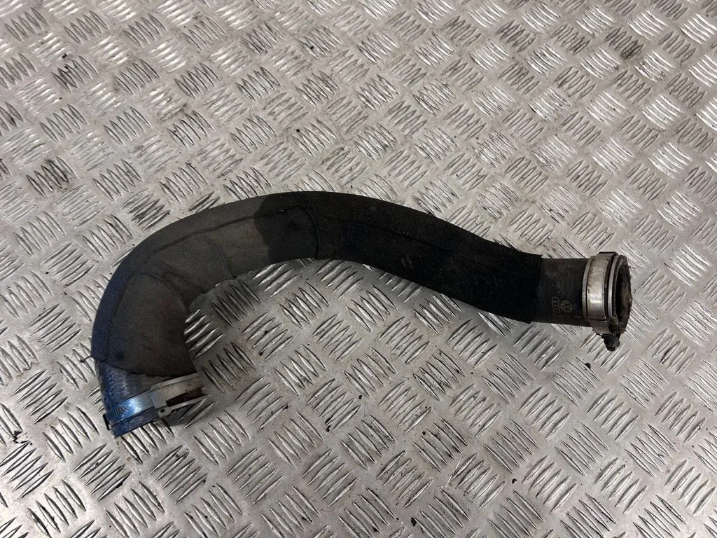 Intercooler hose/pipe