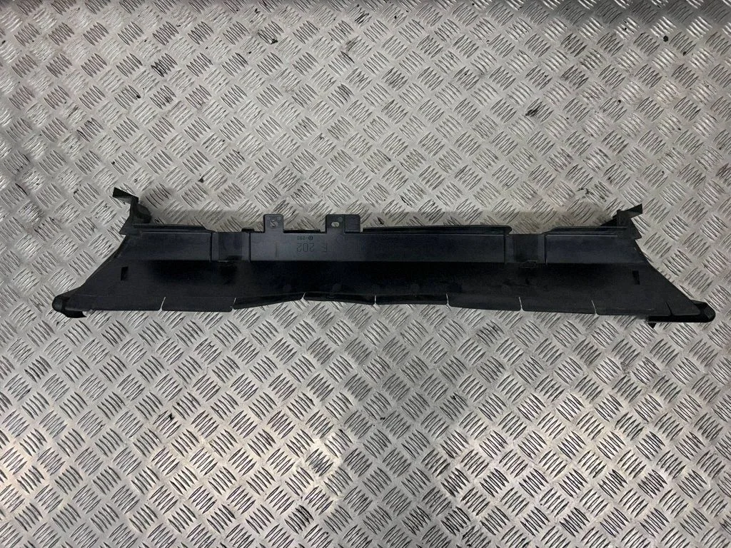 Intercooler air guide/duct channel 1668377020