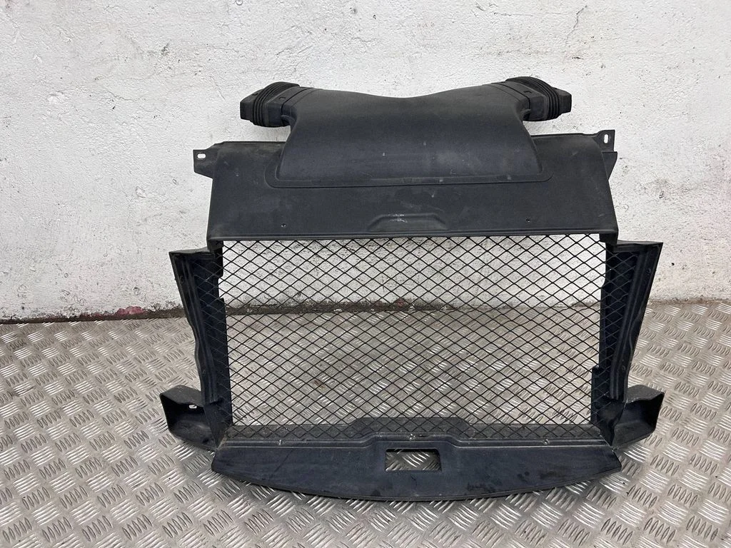 Intercooler air guide/duct channel 670001328