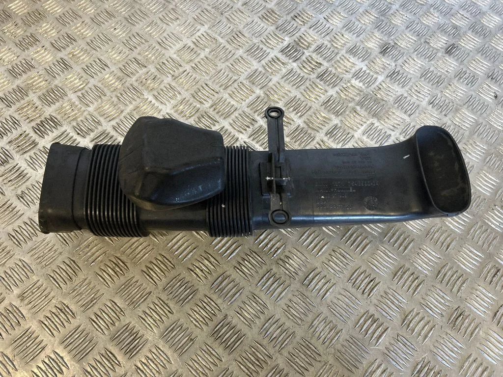 Air intake duct part – BMW X5 E70 (2006-2013)