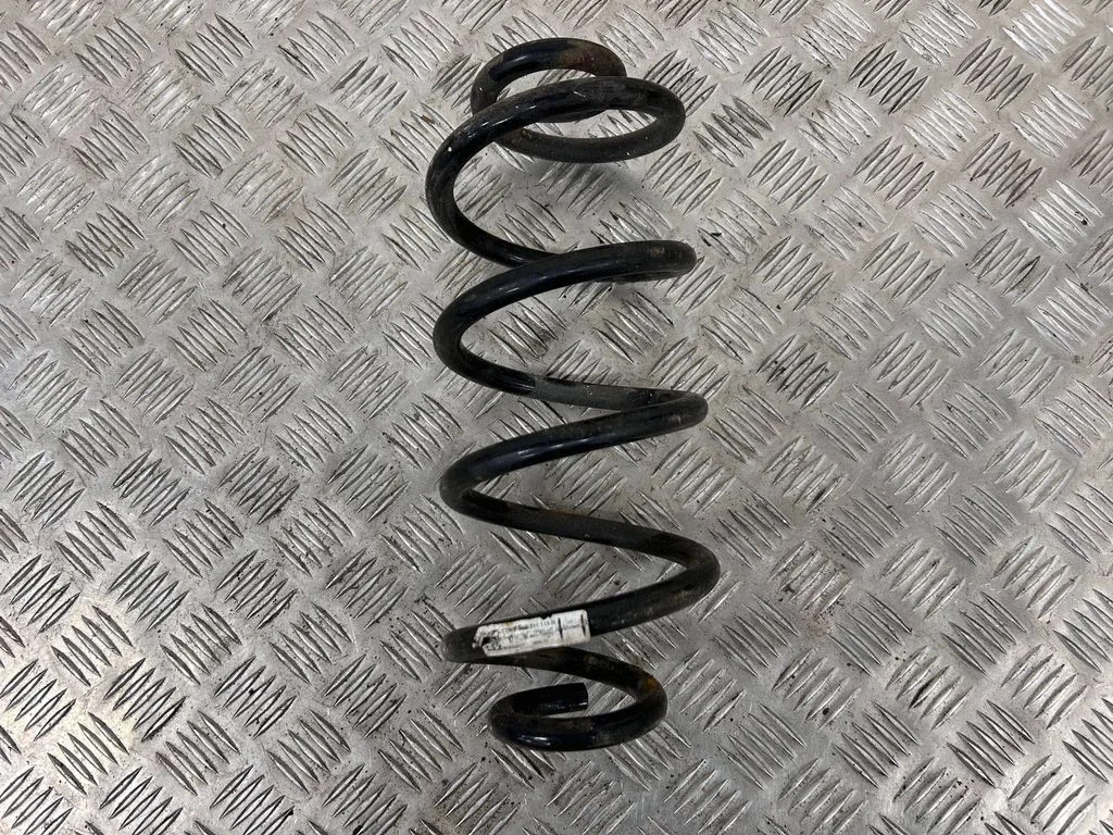 Rear coil spring 95B511115N