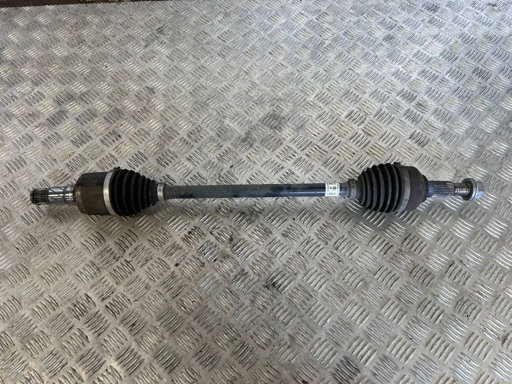 Tagumine pooltelg – Tesla Model S (2012-)