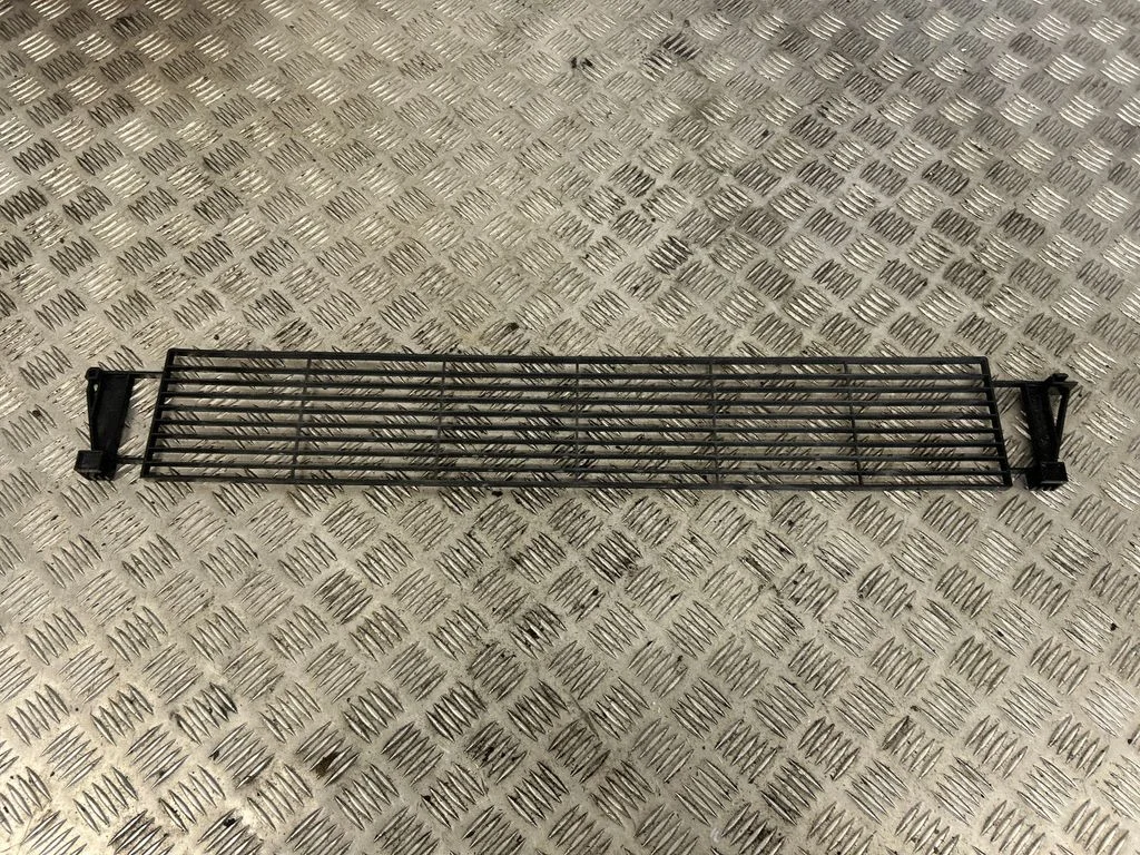 Front bumper lower grill 95B820746A