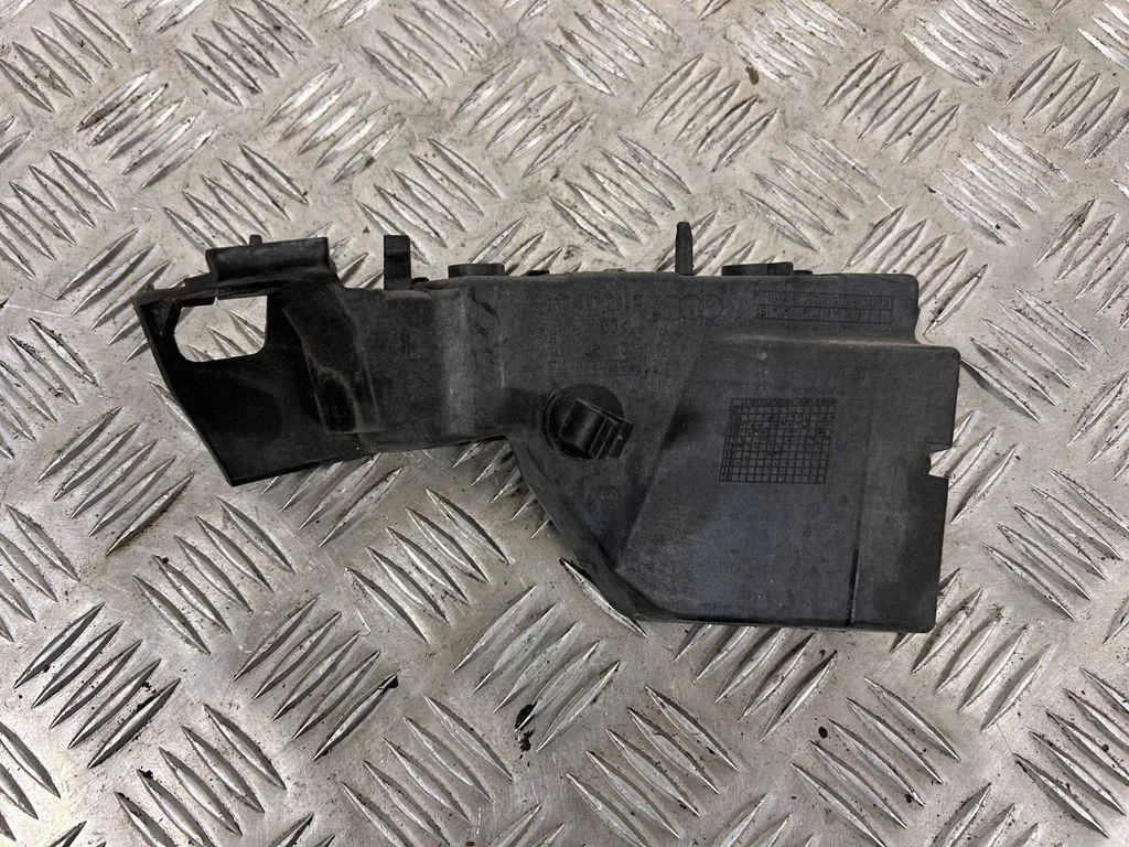 Front bumper mounting bracket – Audi Q5 SQ5 8R (2008-2017)