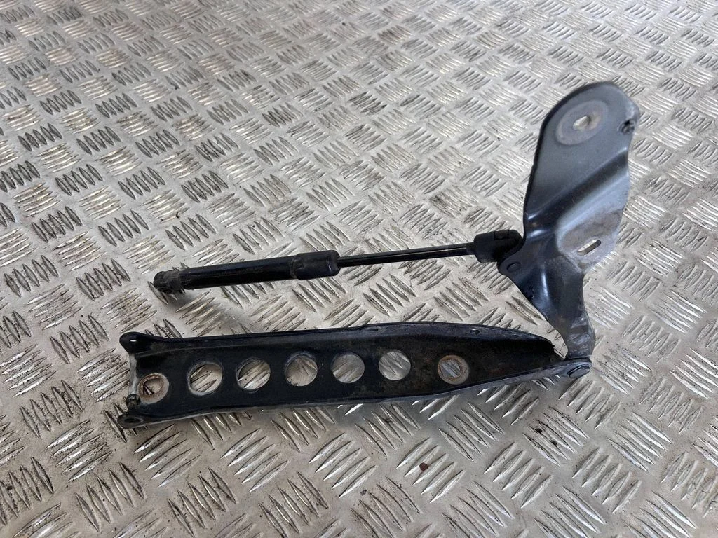 Engine bonnet/hood hinges 4H0823302G