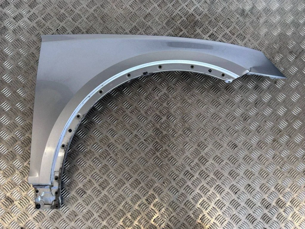Fender – right