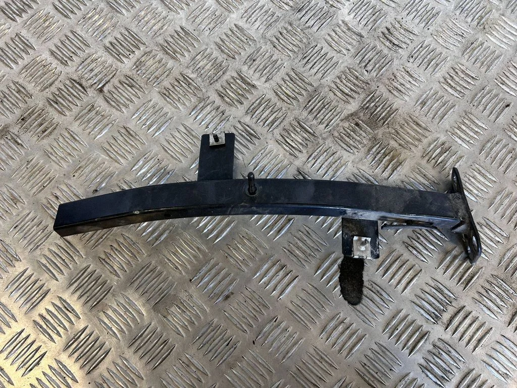 Fender mounting bracket 4H0821393