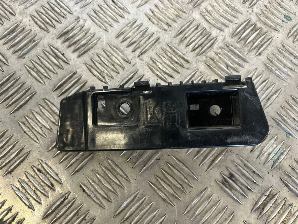Rear bumper mounting bracket – Tesla Model S (2012-)