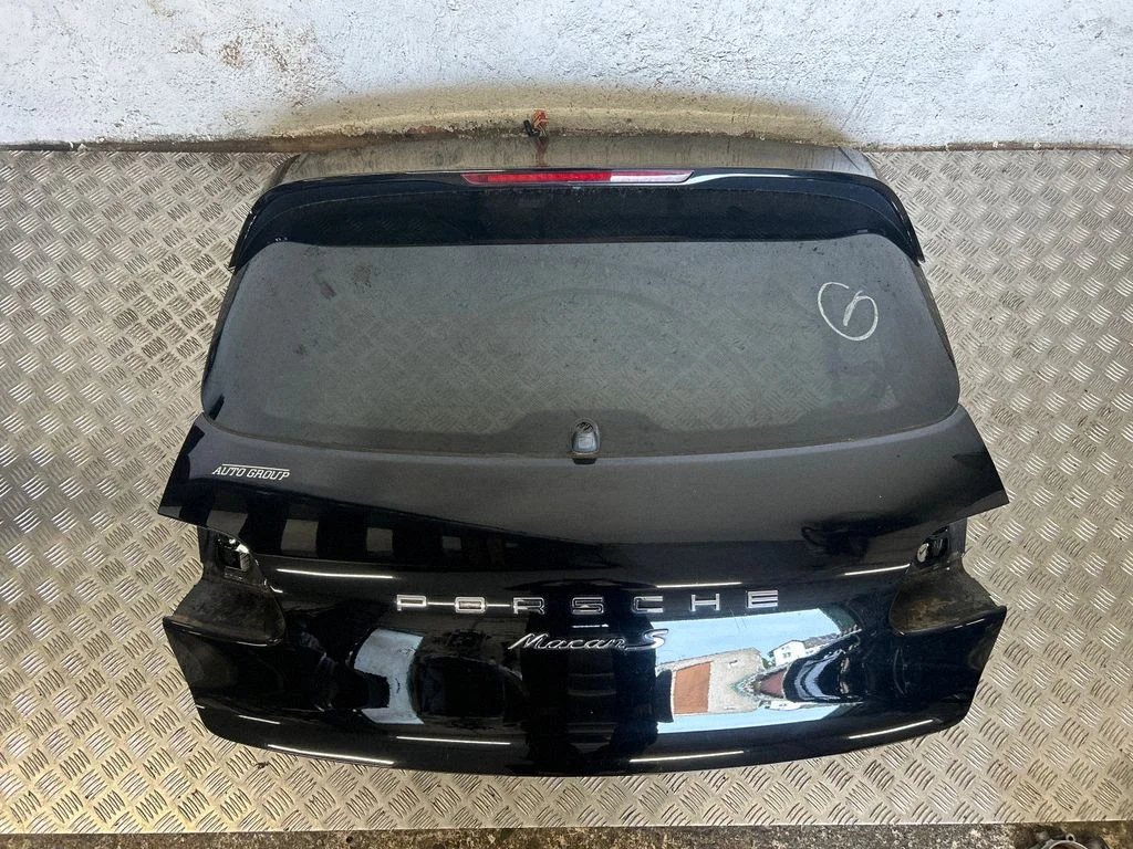 Tailgate/trunk/boot lid