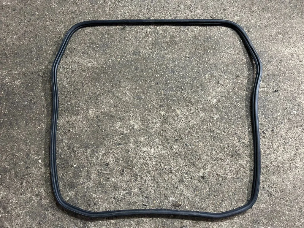 Loading door rubber seal (on body)