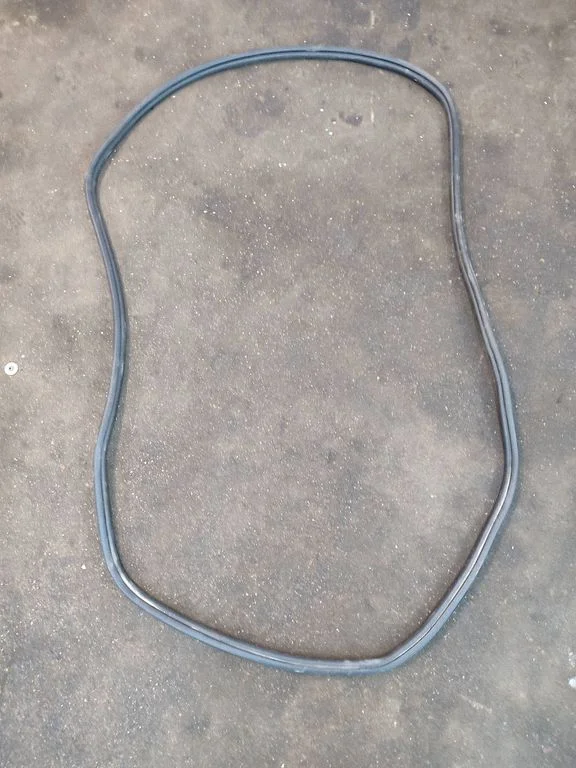 Loading door rubber seal (on body) – Porsche Macan (95B) (2014-2018)