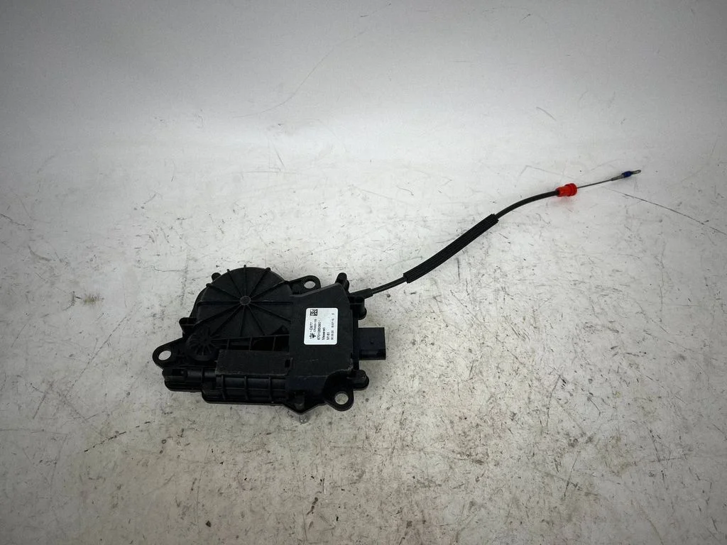 Zamek klapy bagażnika 6701065090