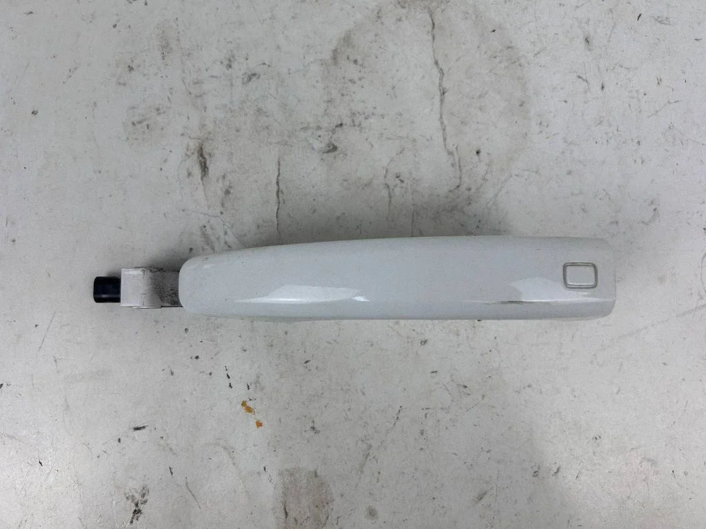 Front door exterior handle 8T0837205A