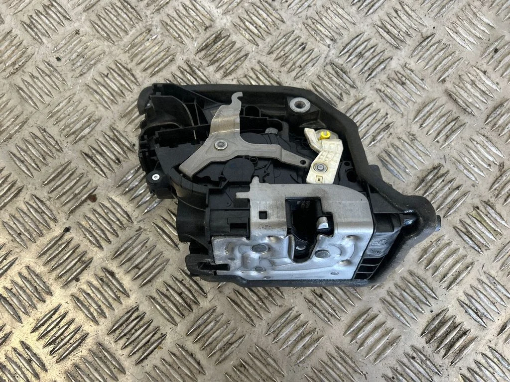 Front door lock 9492094