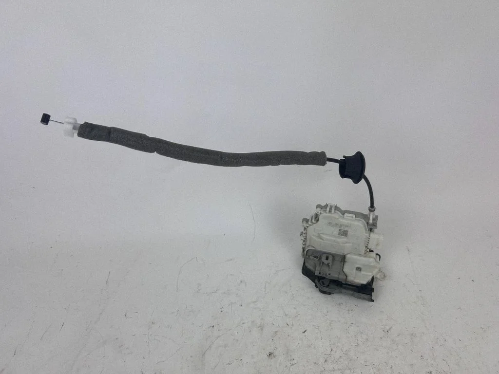 Front door lock 8X1837016C
