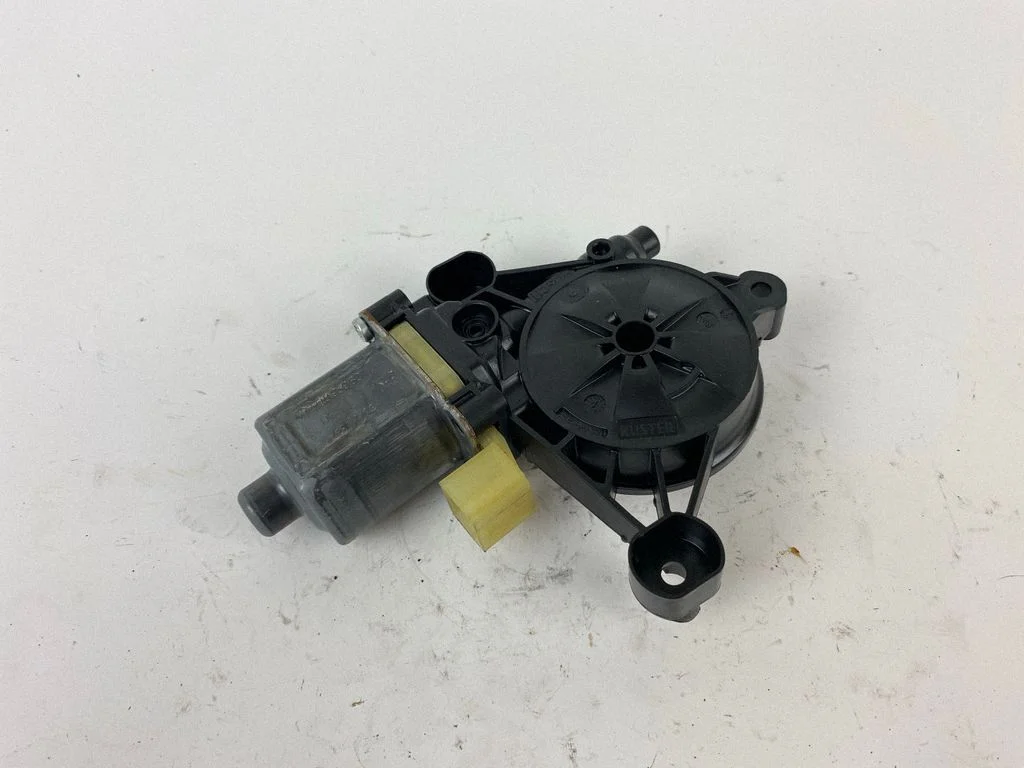 Front door window regulator motor 5Q0959801A