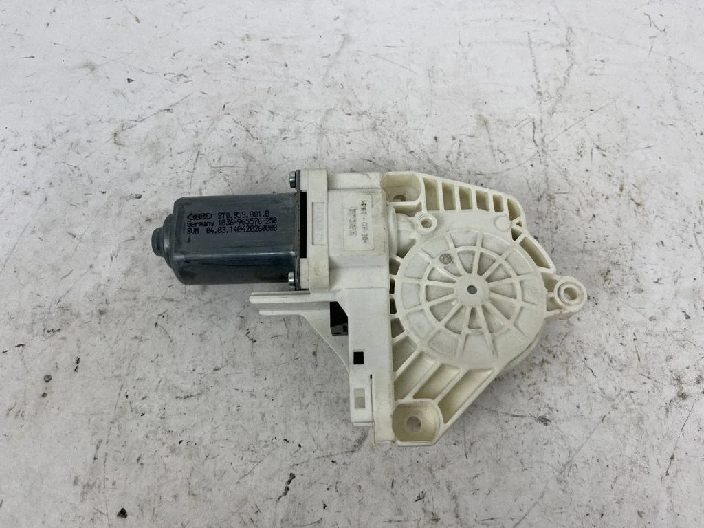 Front door window regulator motor 8T0959801B
