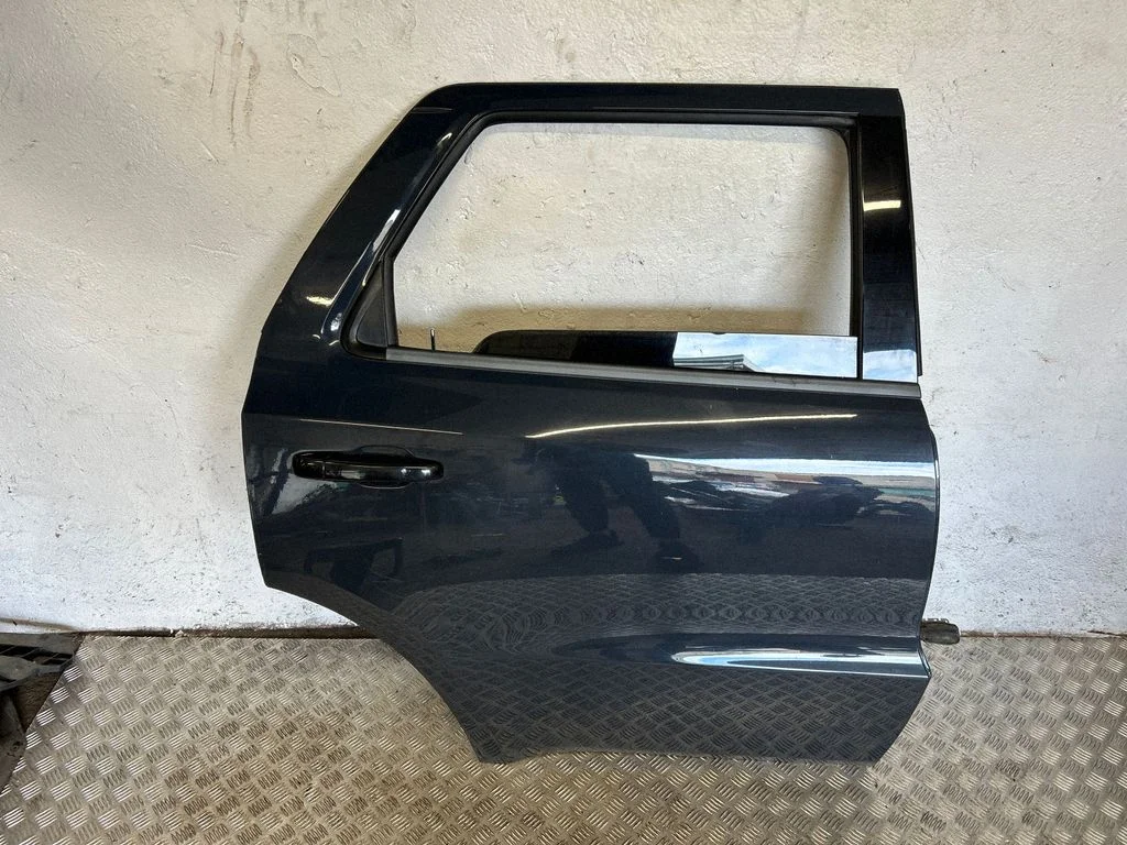Rear door – right
