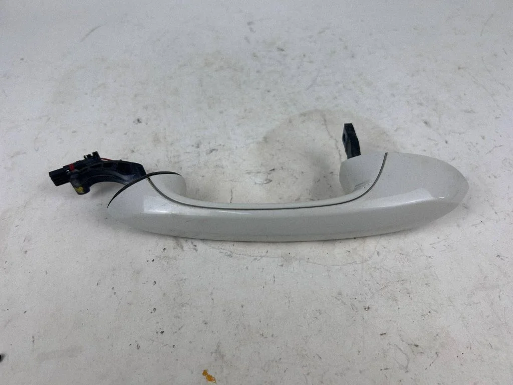 Rear door exterior handle 8492019