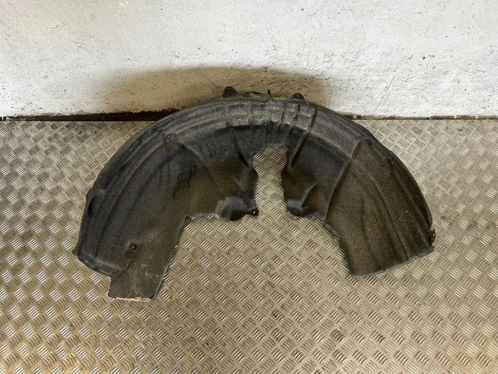 Rear arch fender liner splash guards – left