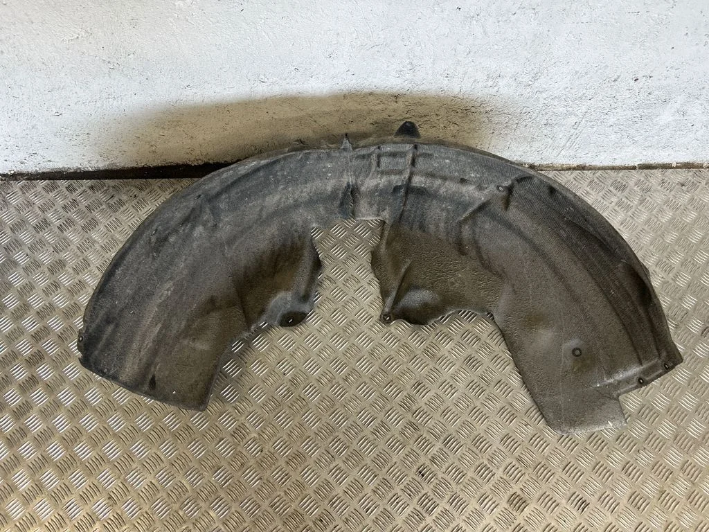 Rear arch fender liner splash guards – right