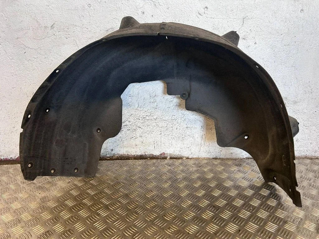 Rear arch fender liner splash guards – right