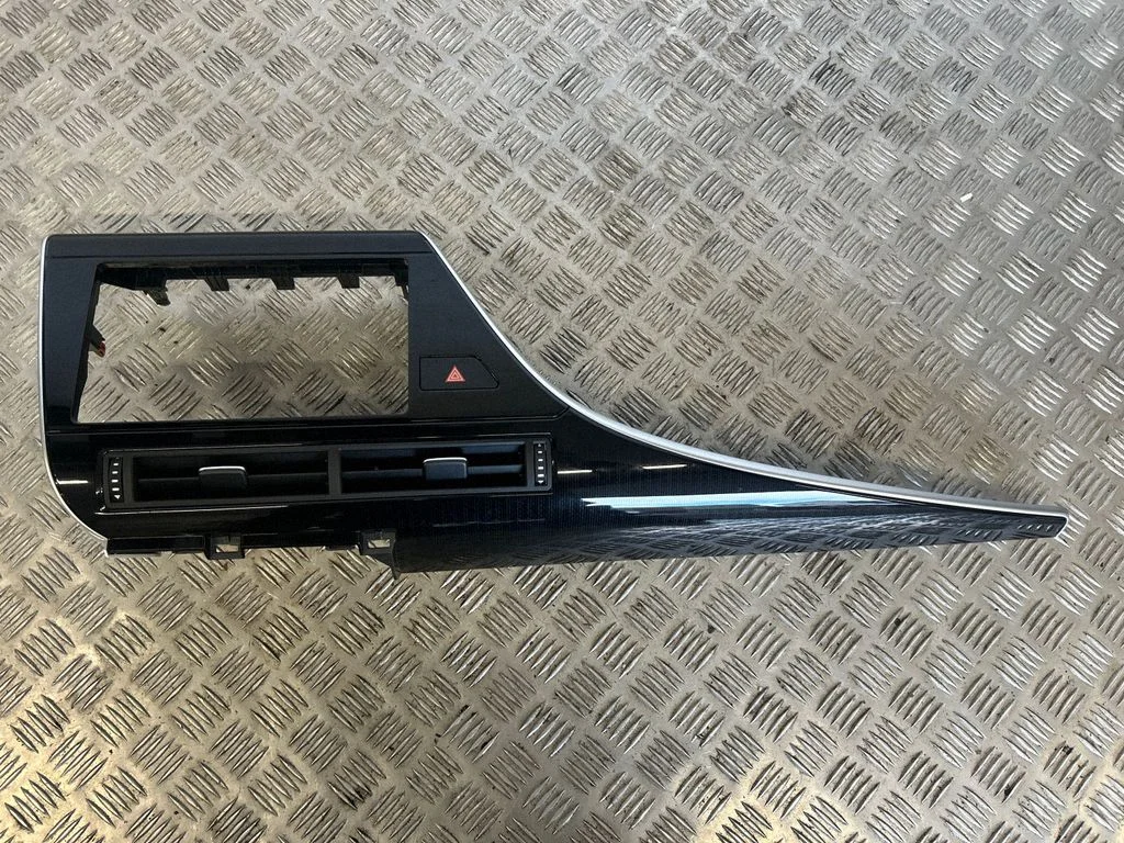Armatuurlaua keskmine õhutusrest – Toyota Mirai (2015-2020)