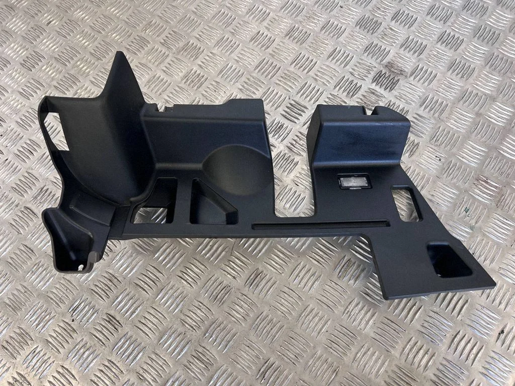 Dashboard lower bottom trim panel 104933900D