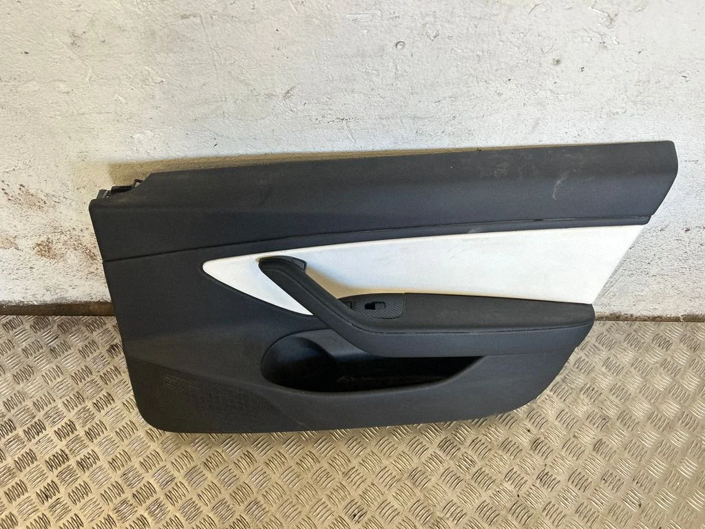 Front door card panel trim – Tesla Model S (2012-)