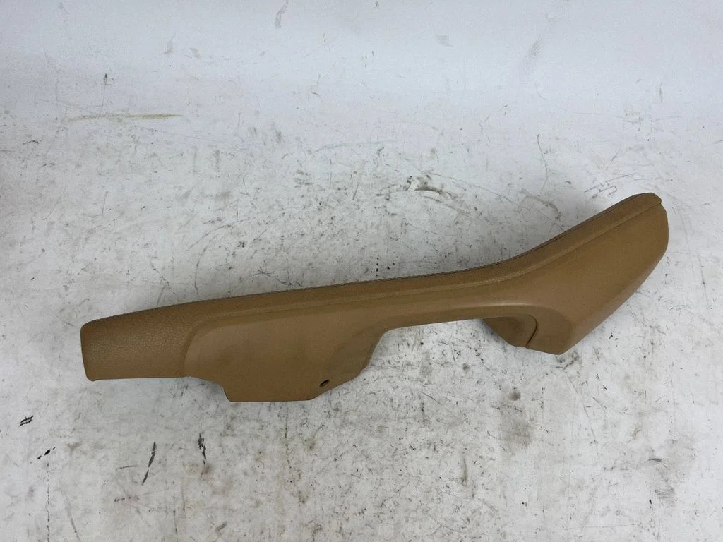 Other front door trim element 95B867173