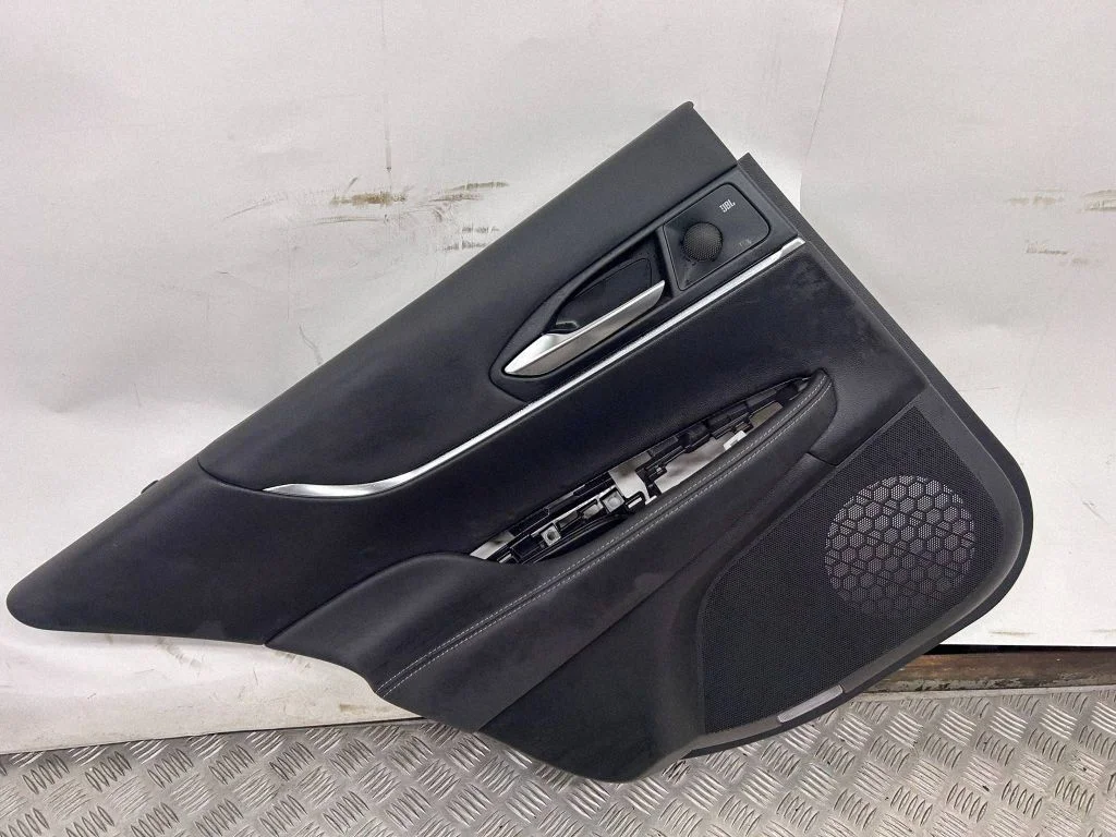 Rear door card panel trim 67776X1300