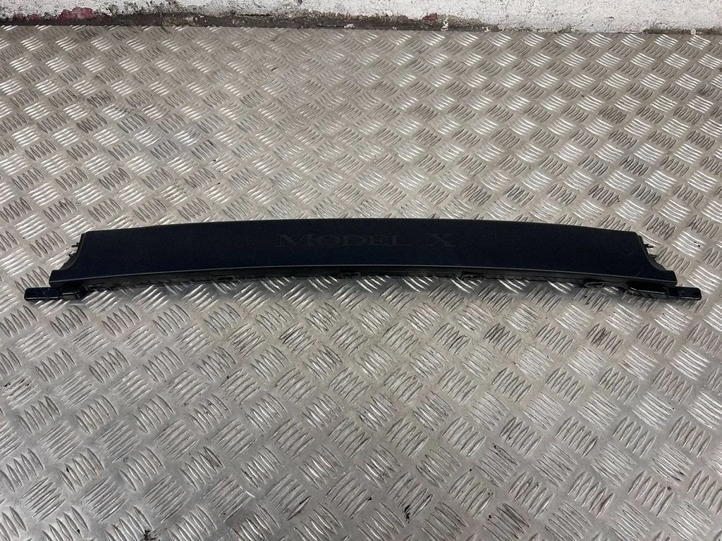 Other rear door trim element – Tesla Model S (2012-)